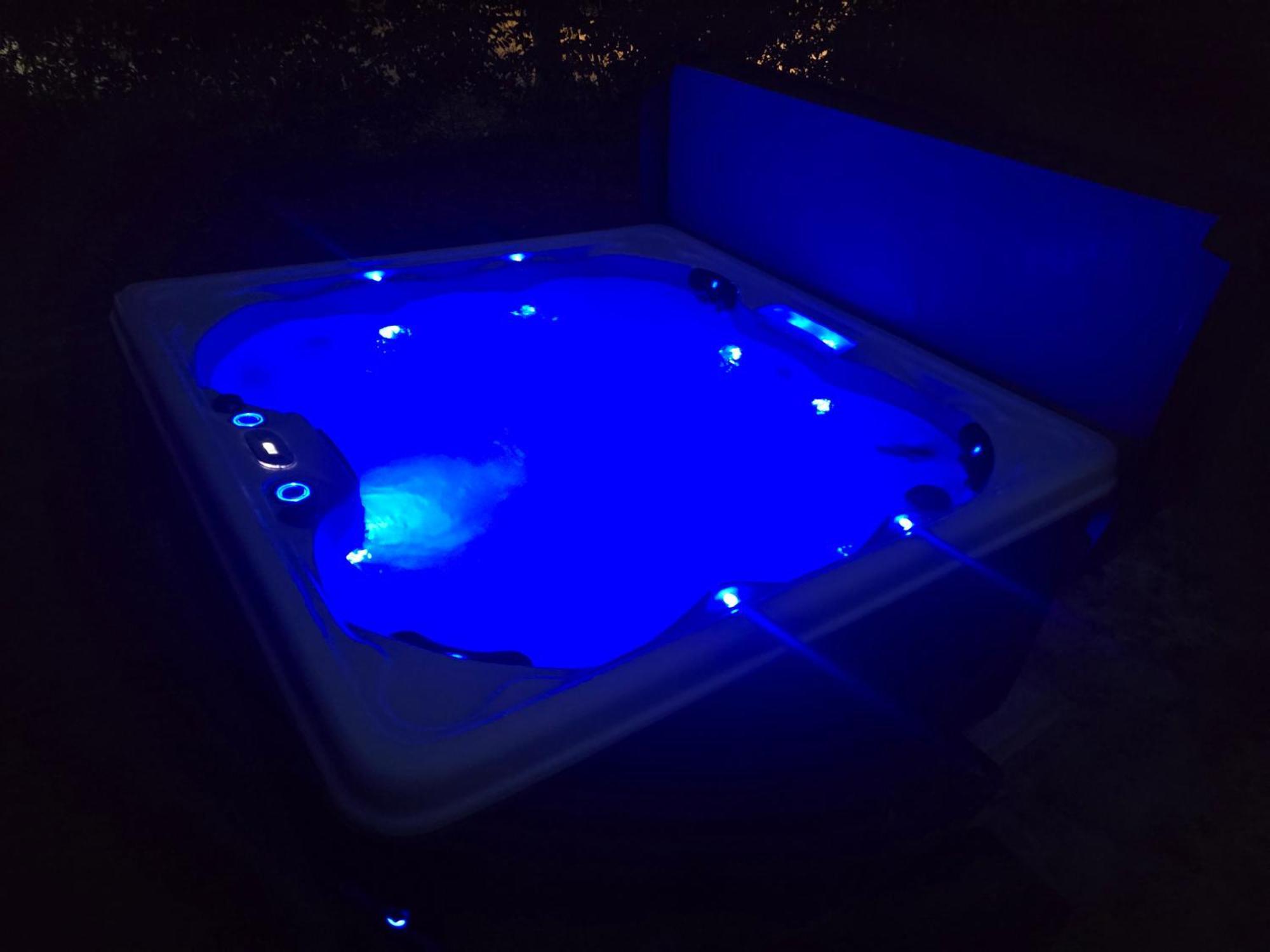 Chill Retreat, Hot Tub, Large Private Yard Villa Wilmington Ngoại thất bức ảnh